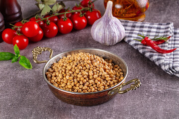 Raw soya beans in the bowl