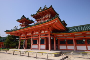 Naklejka premium 青空に映える京都 平安神宮