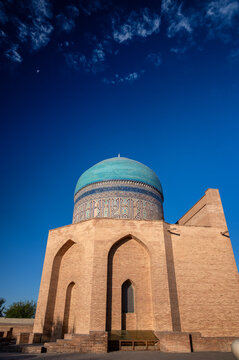 Vertical View of Mausoleum of Rabia Sultan Begum