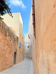 narrow street in the old town of jerusalem