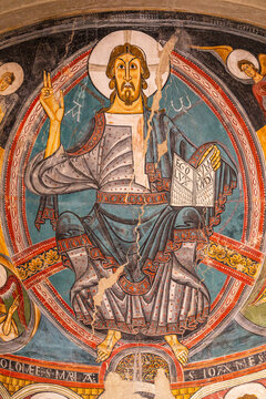Apse of Sant Climent de Ta&uuml;ll, Romanesque painting of the mural decoration set of the church of San Climent de Ta&uuml;ll in Bo&iacute; Valley, MNAC, Barcelona, ​​Catalonia, Spain