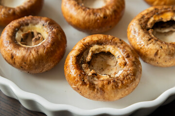 Raw Button Mushrooms in Tray – Ready to Bake