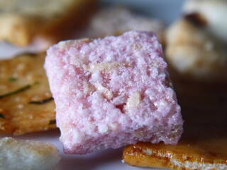 日本でよく食べられている、和菓子（煎餅）のズームアップ