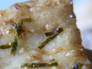 日本でよく食べられている、和菓子（煎餅）のズームアップ