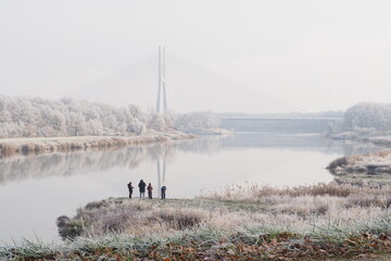 Widok na most zimą © vofchok