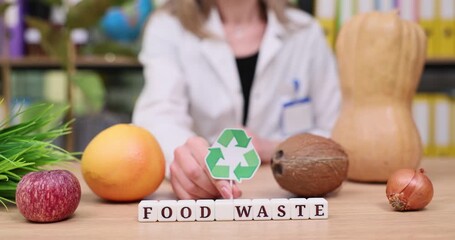 Demonstration of creative ways to reduce food waste using natural materials in a vibrant workshop setting