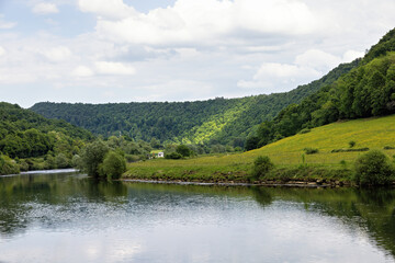 Obraz premium Landscape with a river in Burgundy in springtime sunshine, France
