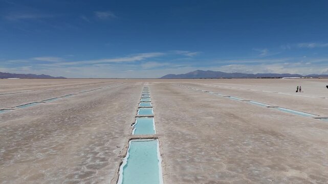 Vista a&eacute;rea con drone de las "Salinas Grandes" en la provincia de Jujuy, Argentina.
