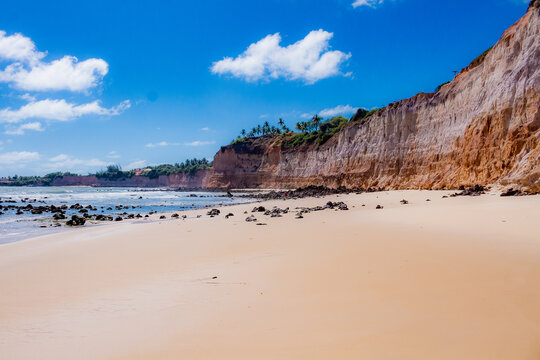 Mar praia areia pedra verde azul natureza