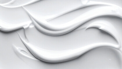 一面に白いクリームを塗っている