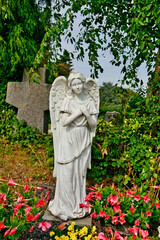 sch&ouml;ner gro&szlig;er betender Engel Friedhof in Goch