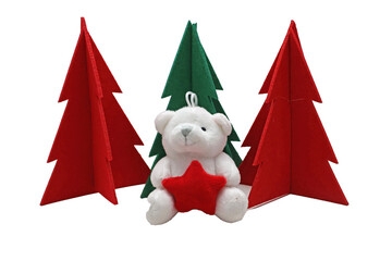 petit ourson au milieu de 3 sapins