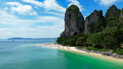 Naklejka premium Popular places in Thailand, travel in Thailand. Railay Peninsula, a famous tourist destination. Low-altitude flight along the beach.