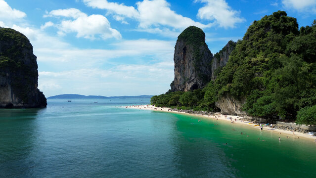 Popular places in Thailand, travel in Thailand. Railay Peninsula, a famous tourist destination. Low-altitude flight along the beach.