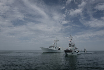  GUIDED MISSILE FRIGATE AND TUGS - Polish Navy ships on the Baltic Sea  © Wojciech Wrzesień
