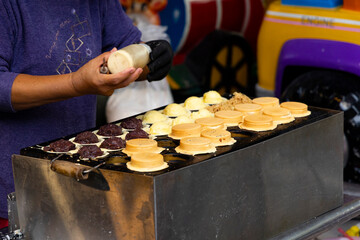 the appearance or making process of Wheel Cake