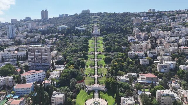 Aerial drone footage of the Bah&aacute;&rsquo;&iacute; Gardens in Haifa, Israel