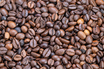 Vivid image showcasing scent and luster of freshly brewed coffee beans, An intricate perspective capturing fragrance and glossy appearance of newly roasted espresso beans
