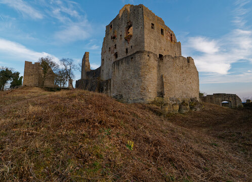 Abendstimmung an der Burgruine Homburg und dem Naturschutzgebiet Ruine Homburg, Unterfranken, Franken, Bayern, Deutschland
