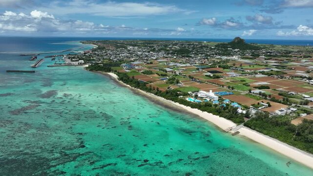沖縄の宝島・伊江島を上空から