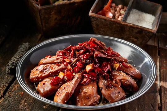 Dry pot spicy duck head