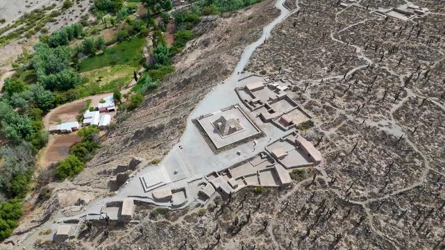 Vista a&eacute;rea con drone del Pucar&aacute; de Tilcara en la provincia de Jujuy, Argentina