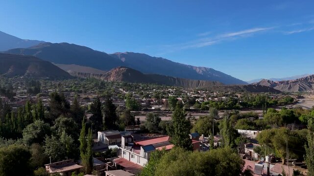 Vista a&eacute;rea con drone de Tilcara en la provincia de Jujuy, Argentina