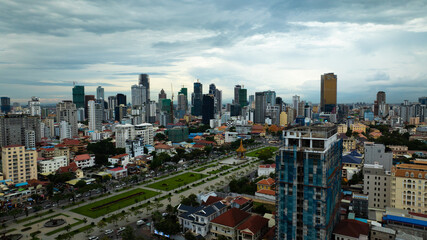 Fototapeta premium Aerial view of Phnom Penh Cityscape at the sunset, Cambodia