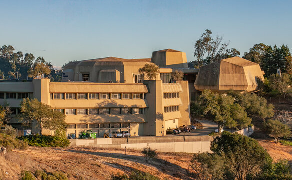 Lawrence Hall of Science building in Berkeley Hills overlooking San Francisco Bay