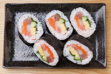 おいしい海鮮巻すし