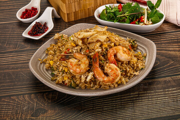 Vietnamese fried rice with prawn and squid Kom Ran