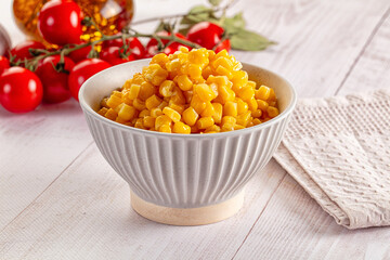Yellow sweet canned corn grain