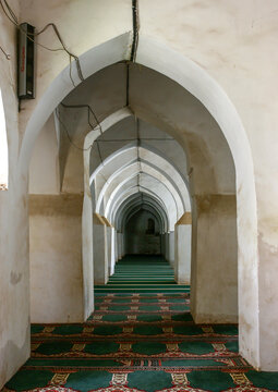 Old mosque prayer room, Al Hudaydah Governorate, Zabid, Yemen