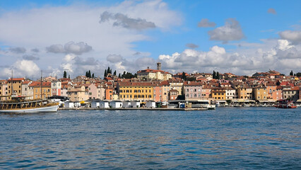 Obraz premium panorama of Rovinj seen from the harbor at bright summer day