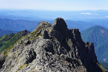 北アルプス　奥穂高岳から望むジャンダルム