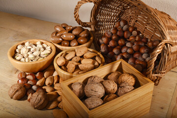 Präsentation verschiedener Nüsse