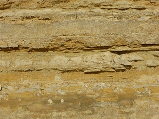 Obraz premium Sedimentary rock layers forming natural geological pattern