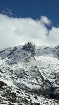  Cinematic 4K panoramic view of massive Himalayan glaciers and snow peaks near Badrinath