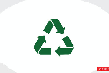 Obraz premium A green triangular recycling symbol on a white background, vectorized