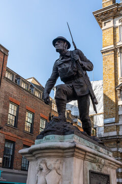 Bronze statue of a soldier on the St Saviour's war memorial by Philip Lindsey Clark