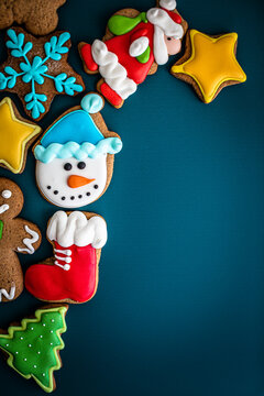 Gingerbread cookies and Christmas decorations