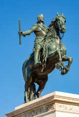 Obraz premium Monument to king Felipe IV on Eastern square (Plaza de Oriente), Madrid, Spain