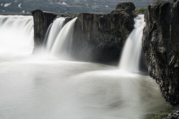 Fototapeta premium Godafoss in iceland at a cloudy day