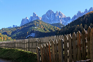 il Sass Rigais nel gruppo delle Odle; dalla Val di Funes, Alto Adige