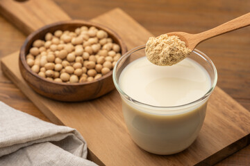 大豆由来の豆乳にきな粉を加えた健康的な飲み物