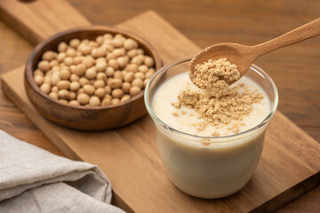 大豆由来の豆乳にきな粉を加えた健康的な飲み物