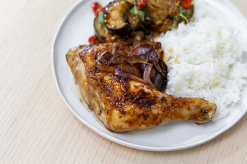 Close-up view of grilled chicken maryland.