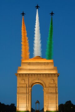 Air jets abobe india gate for republic day celebration.
