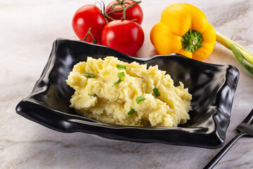 Mashed potato with green onion