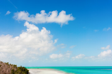 Turquoise water and white sand in Florida Keys